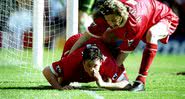 Robbie Fowler comemorando um gol contra o Everton, em 1999 - Getty Images