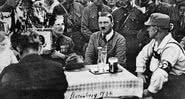 Hitler durante refeição - Divulgação