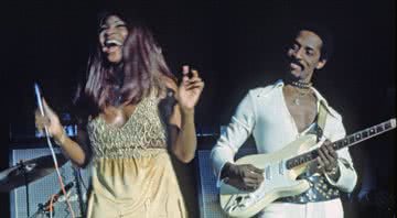 Foto antiga de Ike e Tina Turner - Wikimedia Commons