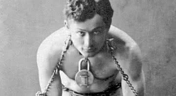 Harry Houdini, famoso ilusionista - Wikimedia Commons
