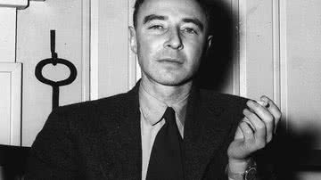 O físico J. Robert Oppenheimer - Domínio Público