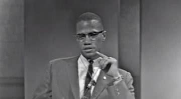 Malcolm X durante entrevista - Divulgação / Youtube / reelblack