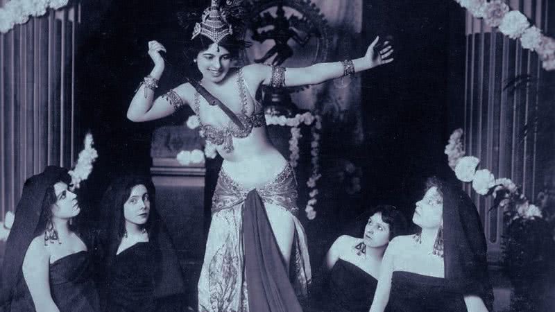 A cortesã Mata Hari - Domínio Público via Wikimedia Commons
