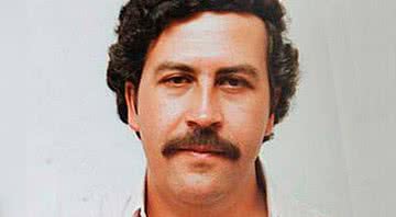 Montagem em plano retrato contendo Pablo Escobar - Wikimedia Commons