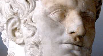 Estátua representando o imperador Nero - Wikimedia Commons