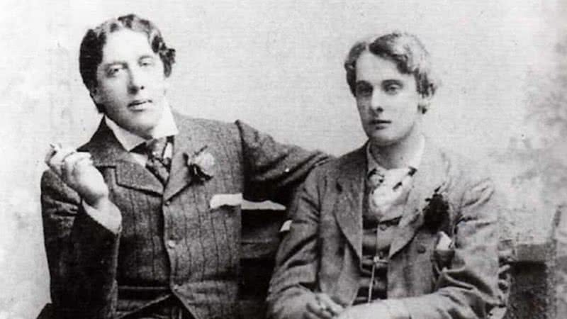 Oscar Wilde com Lord Alfred - Domínio Público