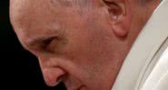 papa Francisco com expressão séria - Getty Images