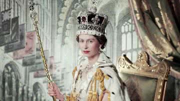 Retrato oficial da coroação da rainha Elizabeth II - Royal Collection via Wikimedia Commons