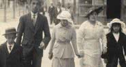 Família em Minas Gerais, nos anos da Primeira Guerra, veste a nova moda da época - Acervo/Arquivo Público Mineiro