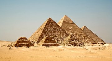 As pirâmides de Gizé - Wikimedia Commons