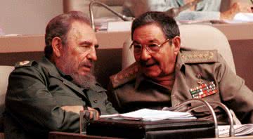Os irmãos Fidel e Raúl Castro - Getty Images