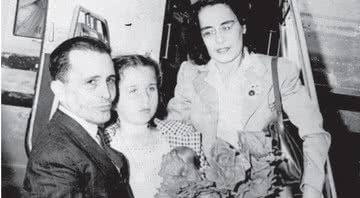 Luís Carlos Prestes, Anita e Olga Benário - Wikimedia Commons