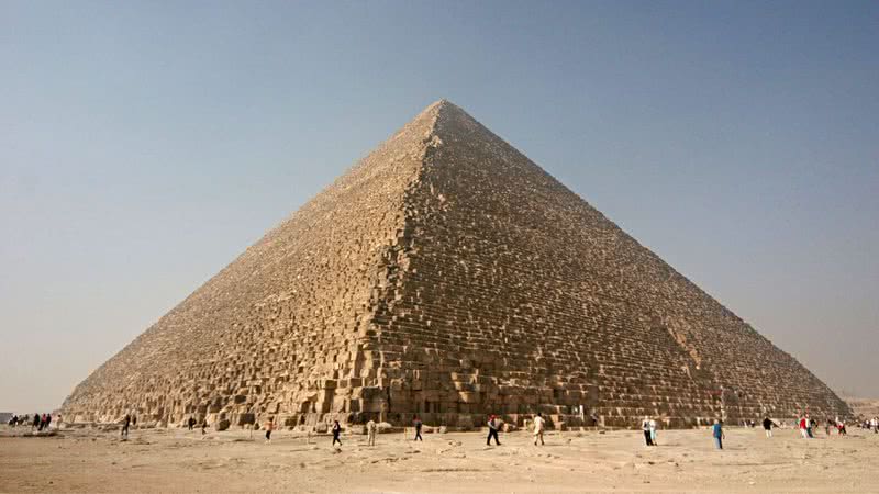 Pirâmide de Quéops, conhecida também como Pirâmide de Khufu - Wikimedia Commons
