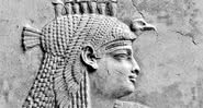 Imagem de uma mulher no Egito Antigo - Wikimedia Commons