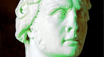 Mitrídates VI em uma de suas únicas estátuas - Wikimedia Commons
