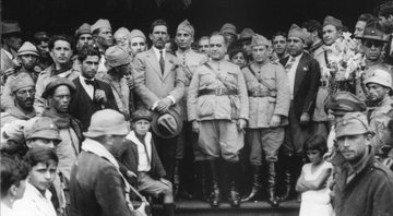 Vargas e outros líderes da revolução em Itararé, São Paulo, depois da deposição do presidente Washington Luís - Wikimedia Commons