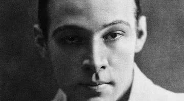 O ator de cinema mudo Rudolph Valentino - Wikimedia Commons