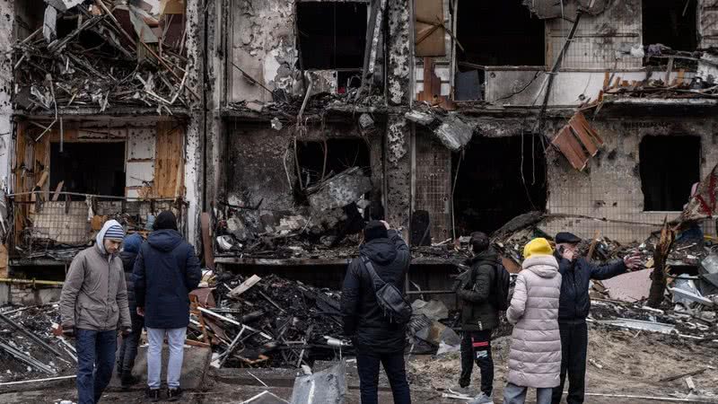 Construções bombardeadas pela Rússia, em Kiev, na Ucrânia