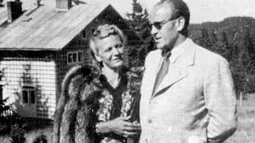 Emilie e Oskar na Cracóvia, em 1942 - Erika Rosenberg