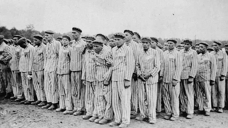 Prisioneiros homossexuais em Buchenwald - Museu Estadunidense Memorial do Holocausto (USHMM)