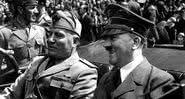 Benito Mussolini ao lado de Adolf Hitler - Domínio Público via Wikimedia Commons