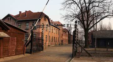 Entrada do campo de concentração de Auschwitz - Getty Images