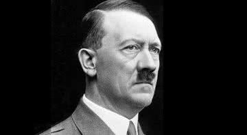 Fotografia em plano retrato de Adolf Hitler - Wikimedia Commons