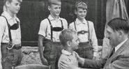 Hitler com crianças - Wikimedia Commons