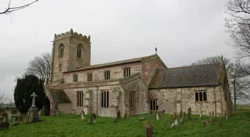 St Botolph's Church, na Inglaterra, conhecida como Igreja do Diabo - Wikimedia Commons