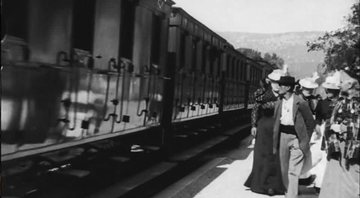 L'Arrivée d'un train en gare de La Ciotat (A chegada do trem na estação, em português) - Domínio Público