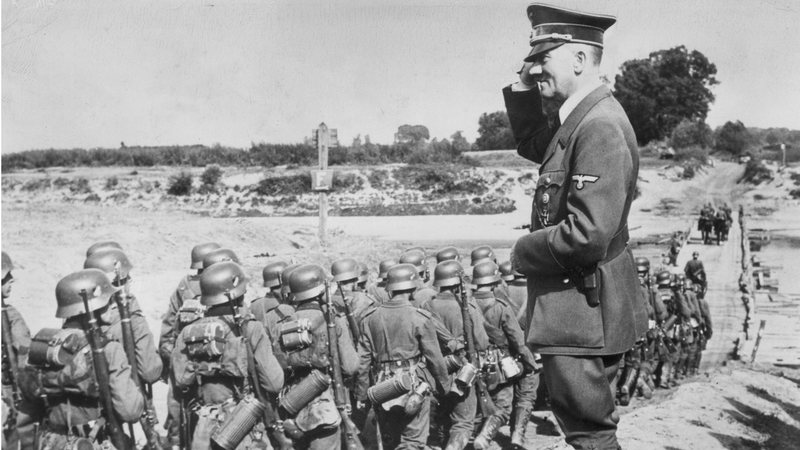 Tropas nazistas marchando na Polônia - Getty Images