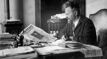 Leon Trotsky, um dos maiores nomes da Revolução Russa, em seu escritório durante o exílio - Arquivo Geral do México