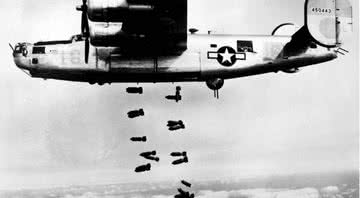 Bombardeio dos Aliados durante a Segunda Guerra - Wikimedia Commons