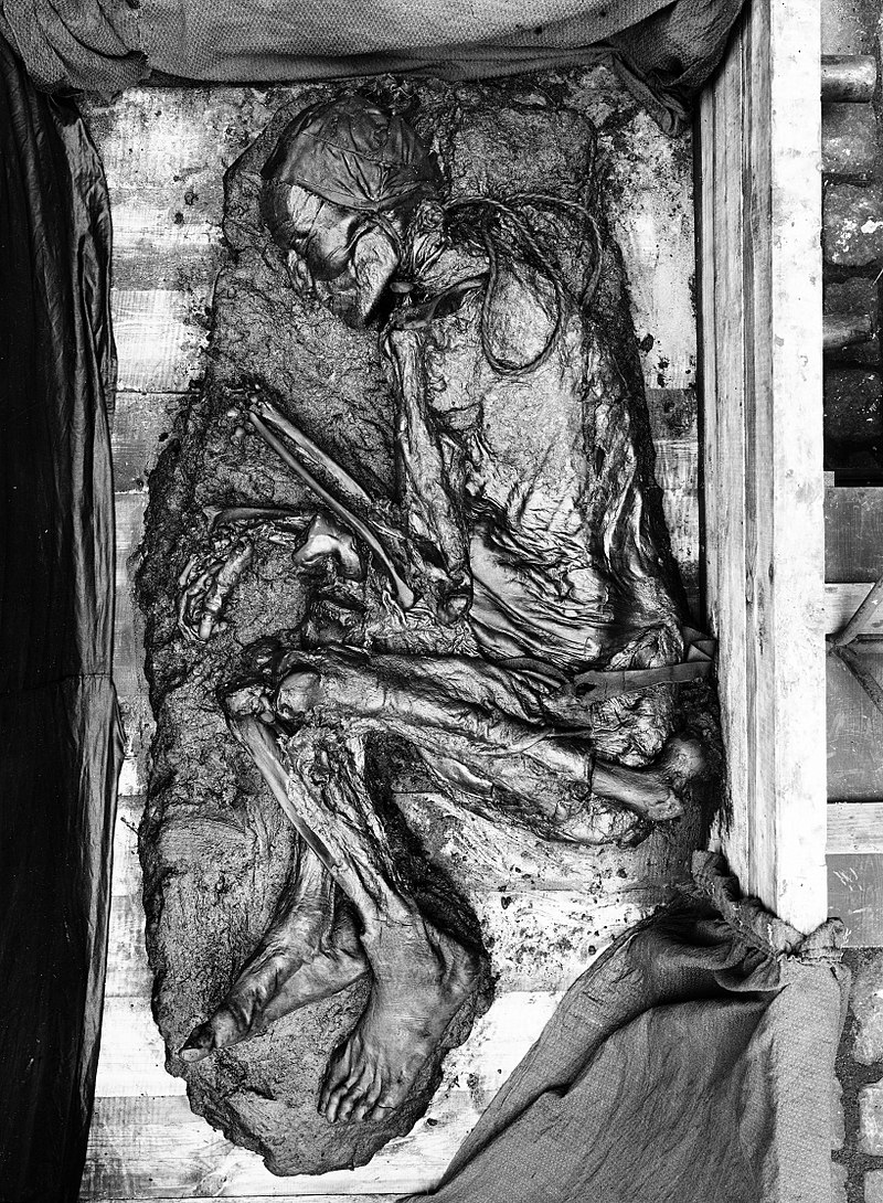 Múmia sufocada por um rato