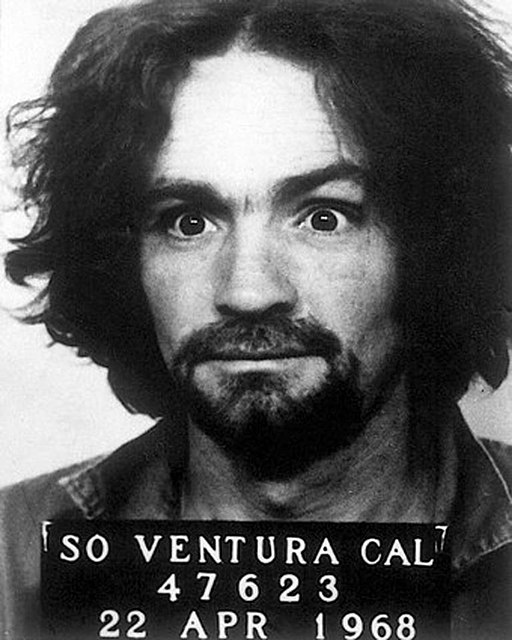 Charles Manson em Abril de 1968 - Crédito: California Department of Corrections and Rehabilitation / Domínio Público / Via Wikimedia Commons