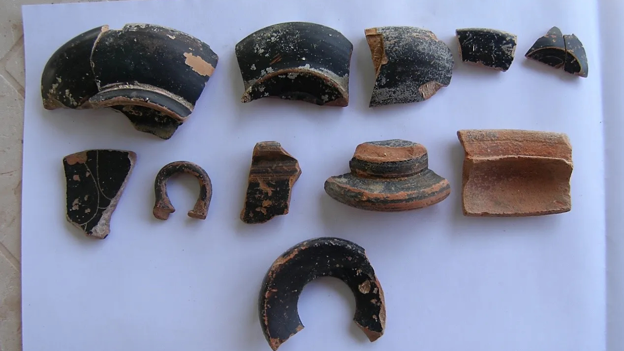 Cerâmicos descobertos em Salamina