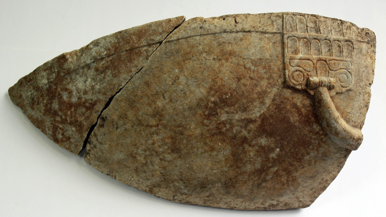 Artefato encontrado em antigo santuário descoberto na Grécia