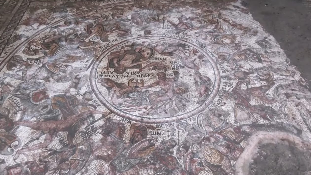 Antigo mosaico romano descoberto na Síria