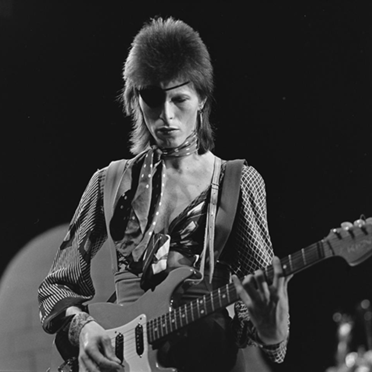 Durante um período de sua carreira, na década de 1970, Bowie se apresentava usando um tapa-olho