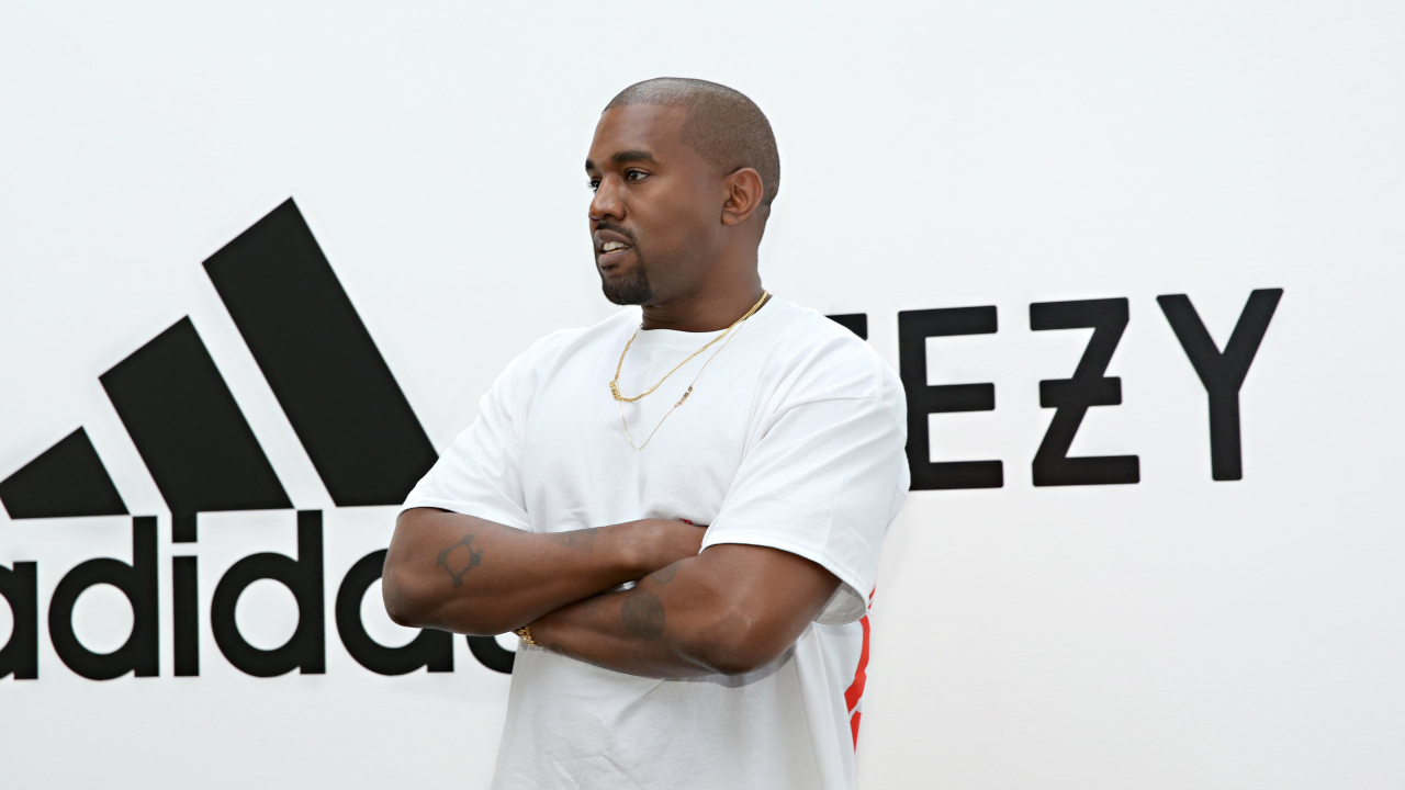 Kanye West durante divulgação de sua marca em parceria com a Adidas, Yeezi