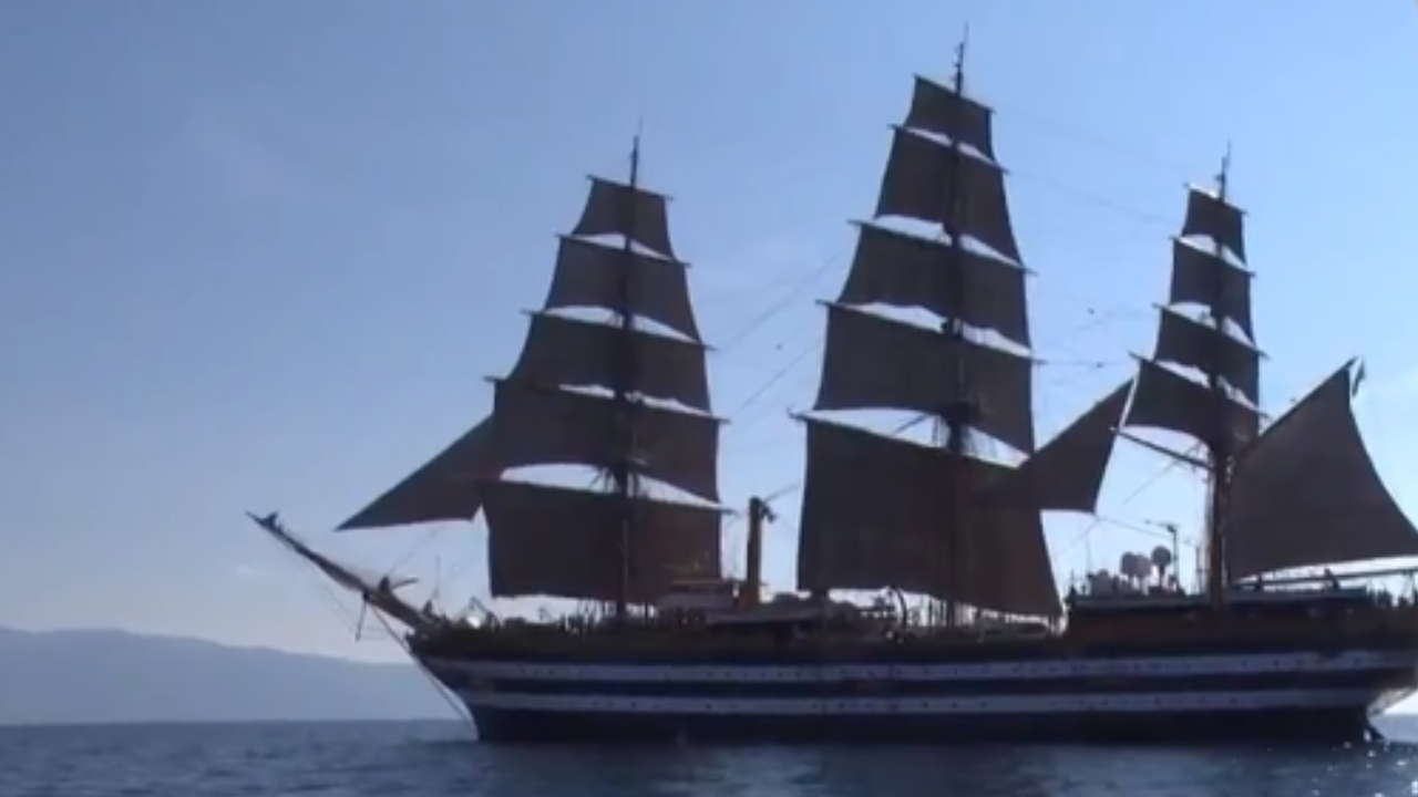 O veleiro Amerigo Vespucci