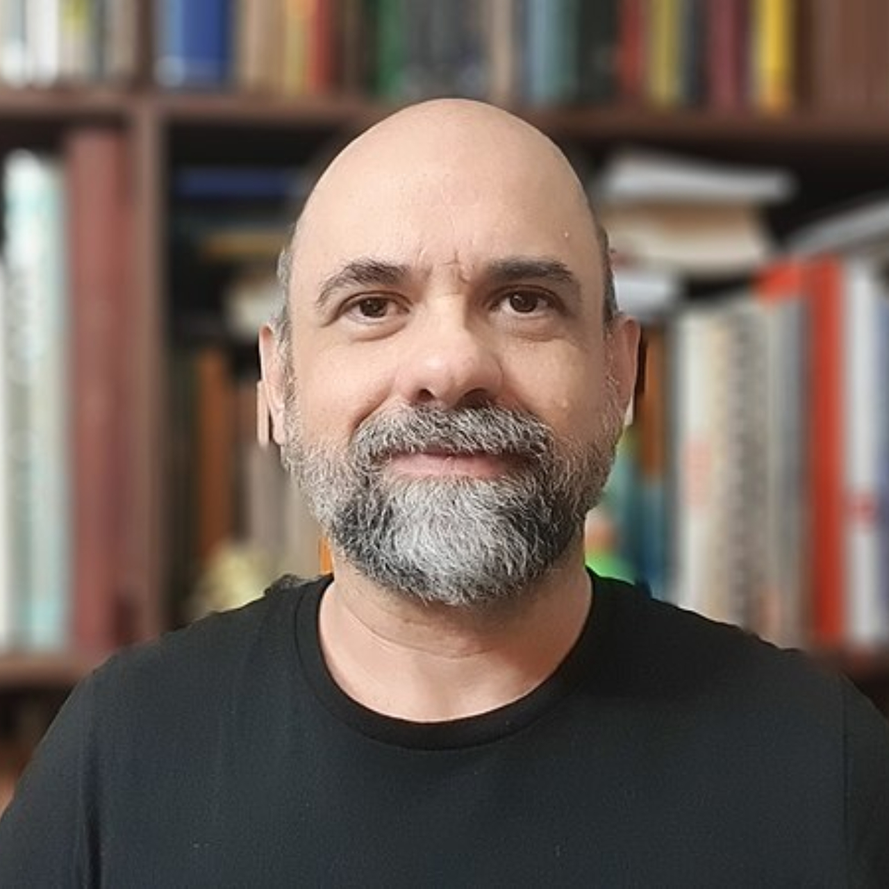 Paulo Rezzutti, escritor brasileiro responsável pelas biografias de Dom Pedro I e Dona Leopoldina