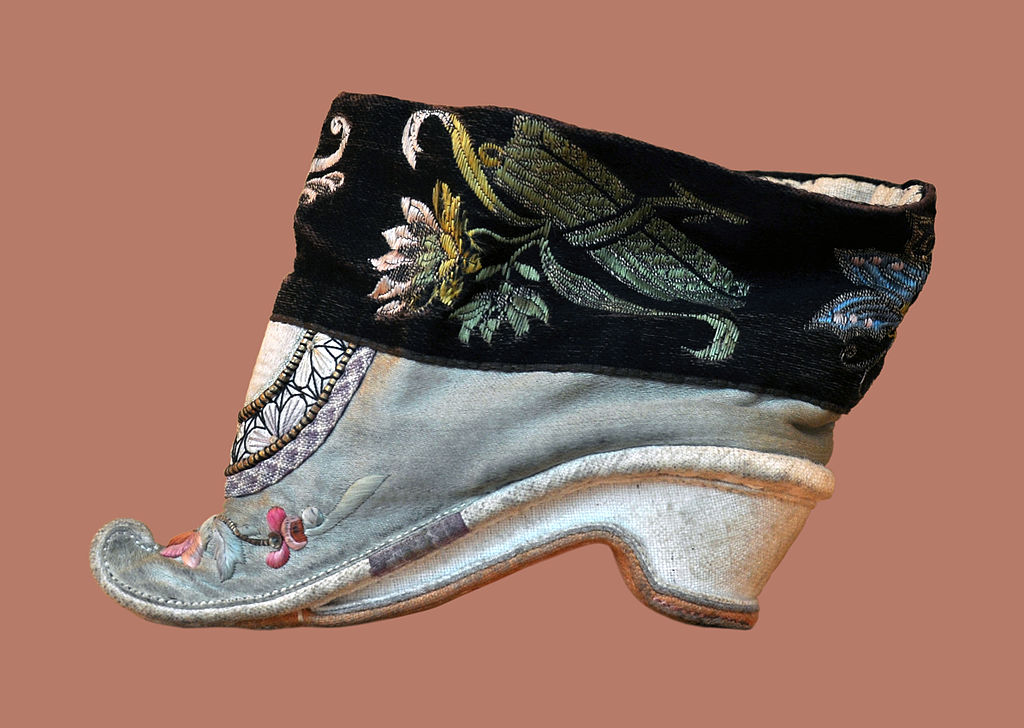 Sapatos clássicos Lotus