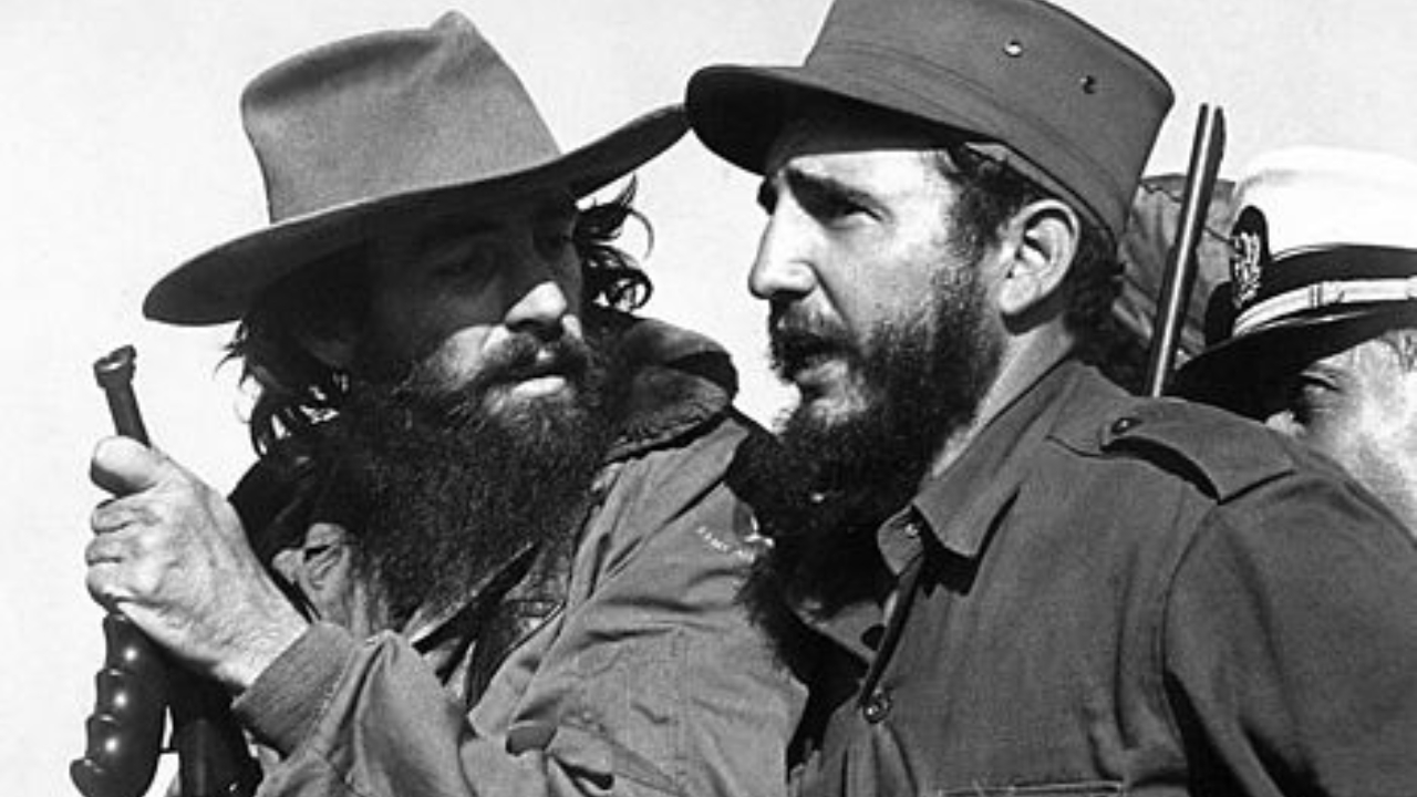 Fotografia de Camilo Cienfuegos e Fidel Castro, respectivamente