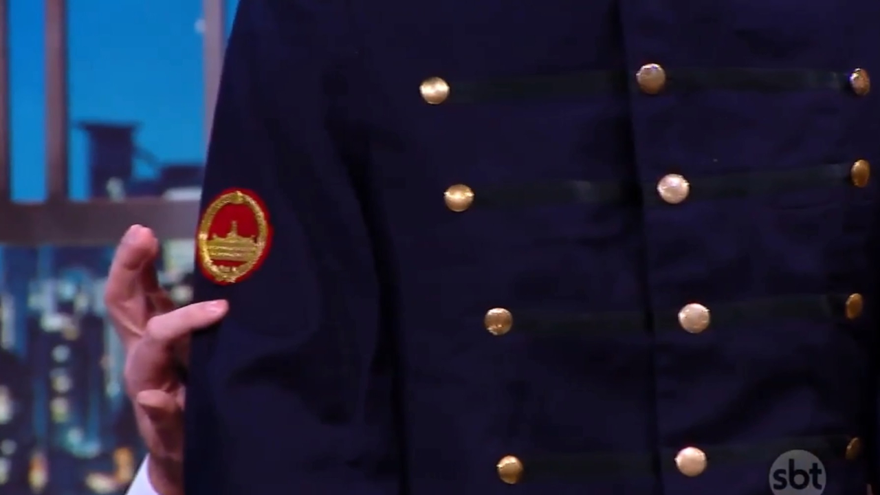 Detalhes da jaqueta que pertenceu a Michael Jackson