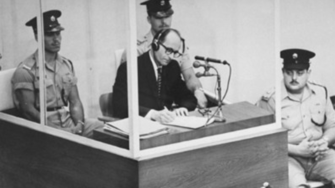 Adolf Eichmann durante seu julgamento