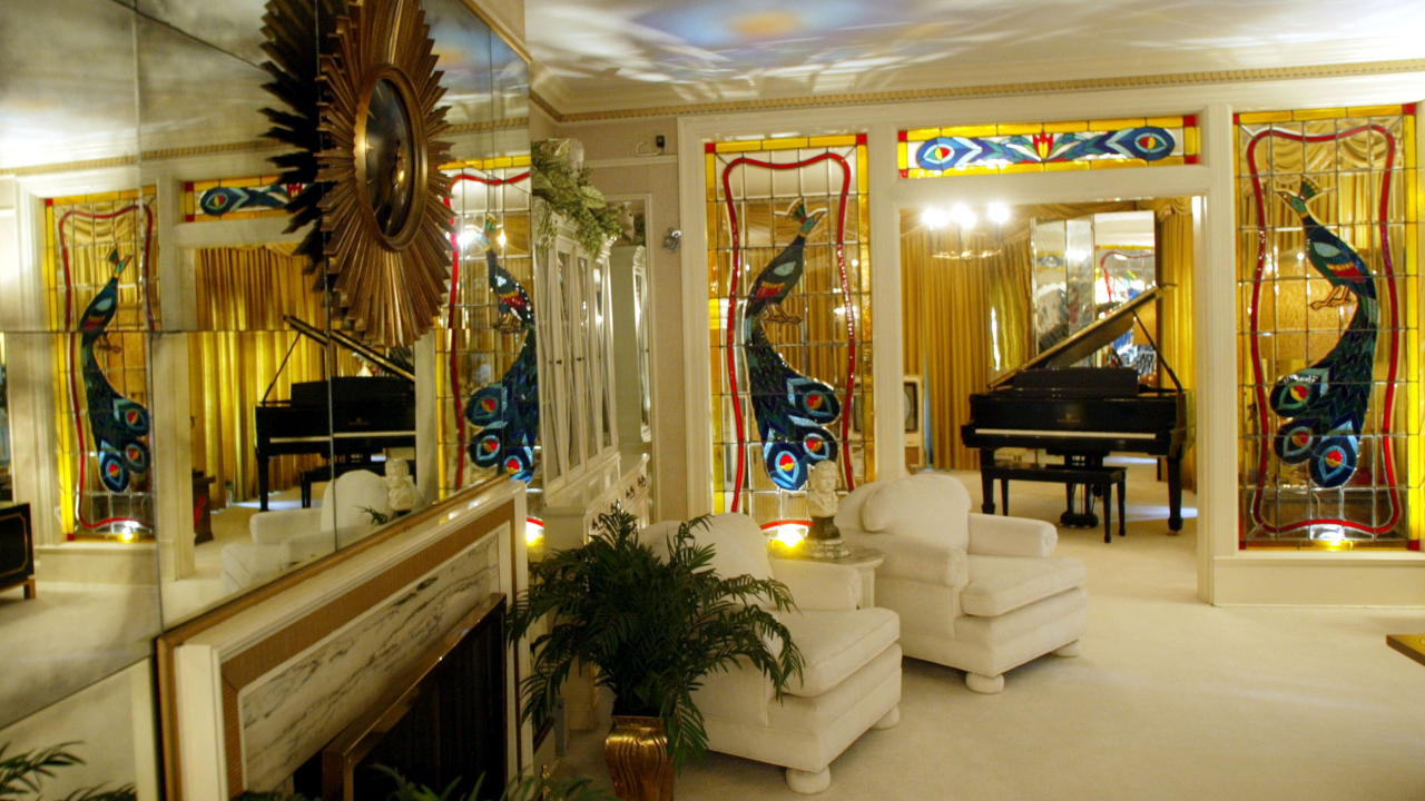 Uma das salas de Graceland, antiga mansão de Elvis Presley