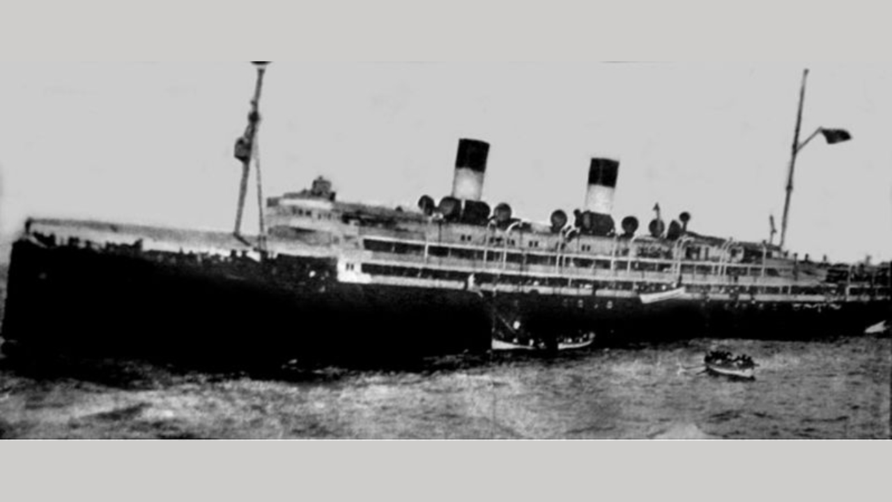 Fotografia rara do SS Principessa Mafalda enquanto afundava, e pessoas fugiam