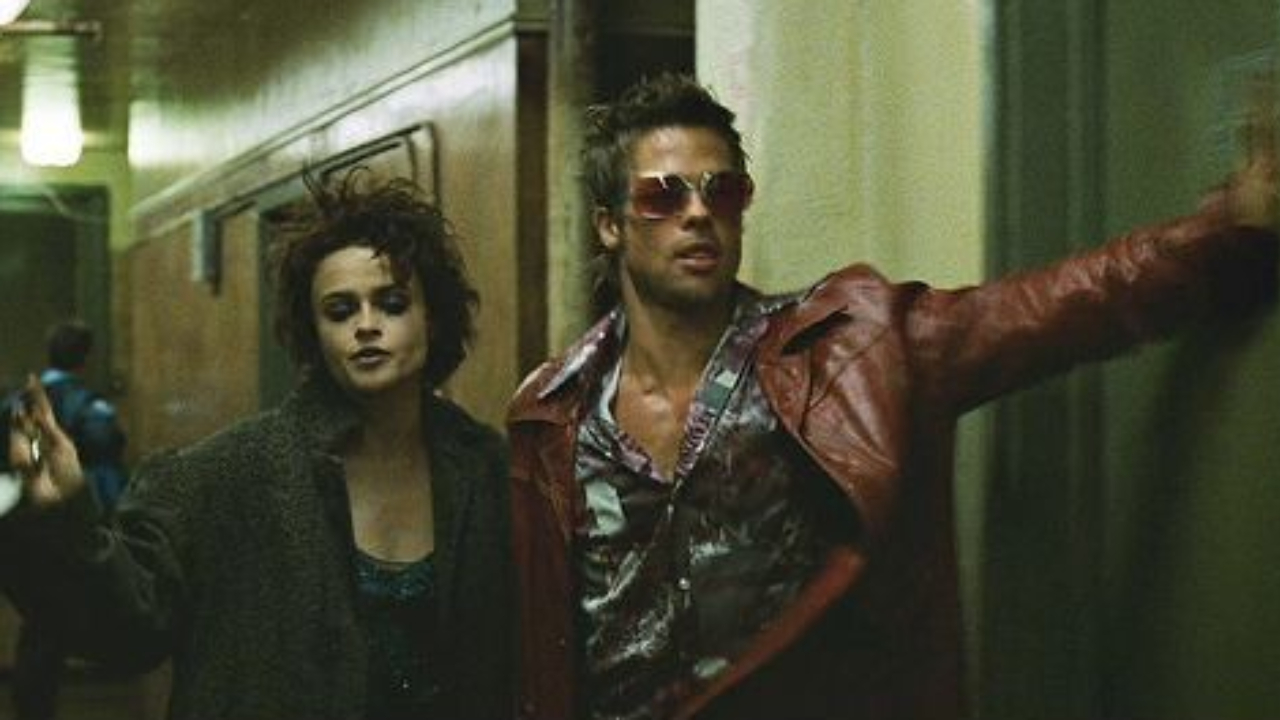 Brad Pitt e Helena Bonham Carter interpretando, respectivamente, Tyler Durden e Marla Singer em 'Clube da Luta' (1999)
