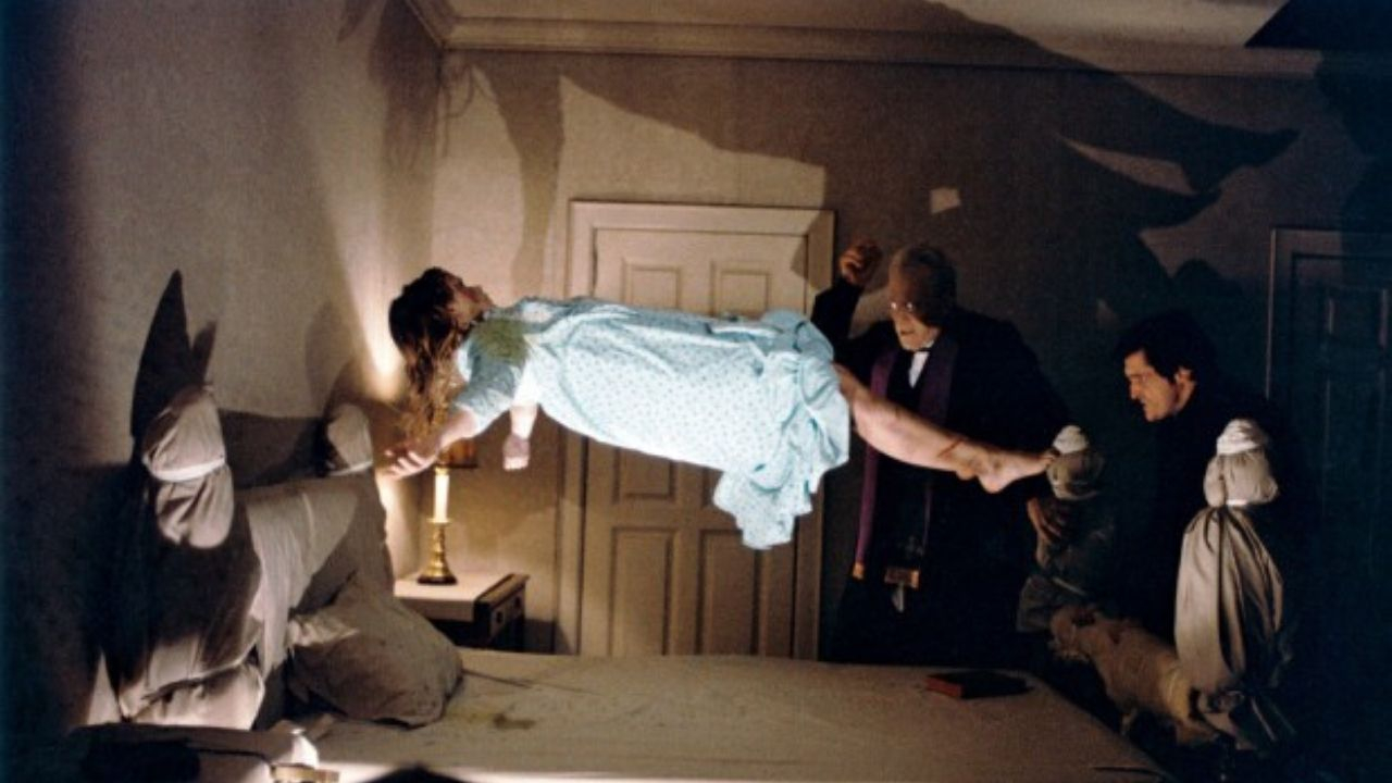 Emblemática cena do exorcismo em 'O Exorcista' (1973)